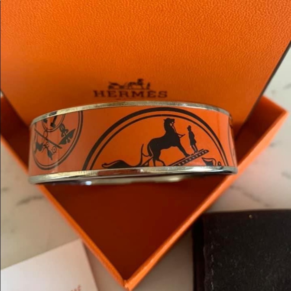 Hermès enamel bracelet.